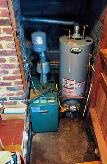 https://peppermintgrovehotwater.com.au/uploads/2025/06/gas-hot-water-system-50310.jpg
