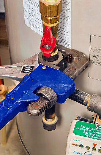 https://peppermintgrovehotwater.com.au/uploads/2025/06/hot-water-servicing-15633.jpg