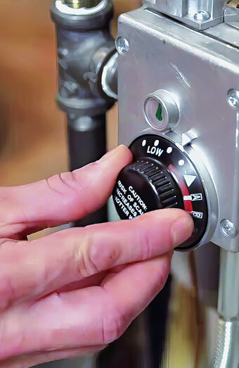 https://peppermintgrovehotwater.com.au/uploads/2025/06/hot-water-servicing-70418.jpg